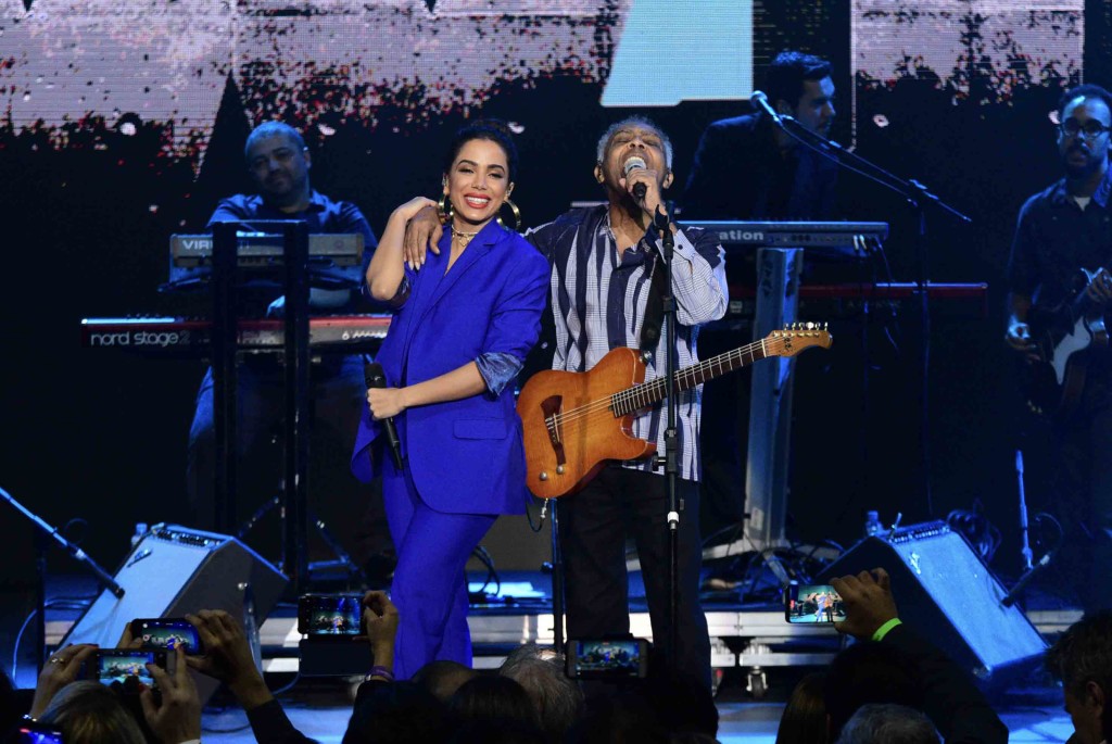 Anitta e Gilberto Gil (Foto: Leo Franco/AgNews)