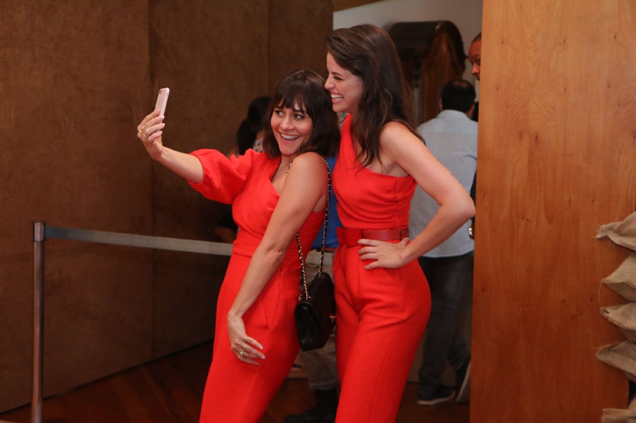 Alessandra Negrini e Agatha Moreira (Fotos: Daniel PInheiro/AgNews)
