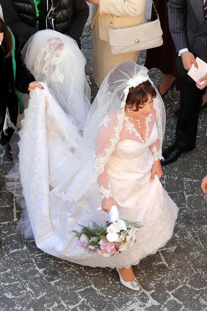 Lady Gaga como Patrizia Reggiane na cena de casamento (Foto: Reprodução)