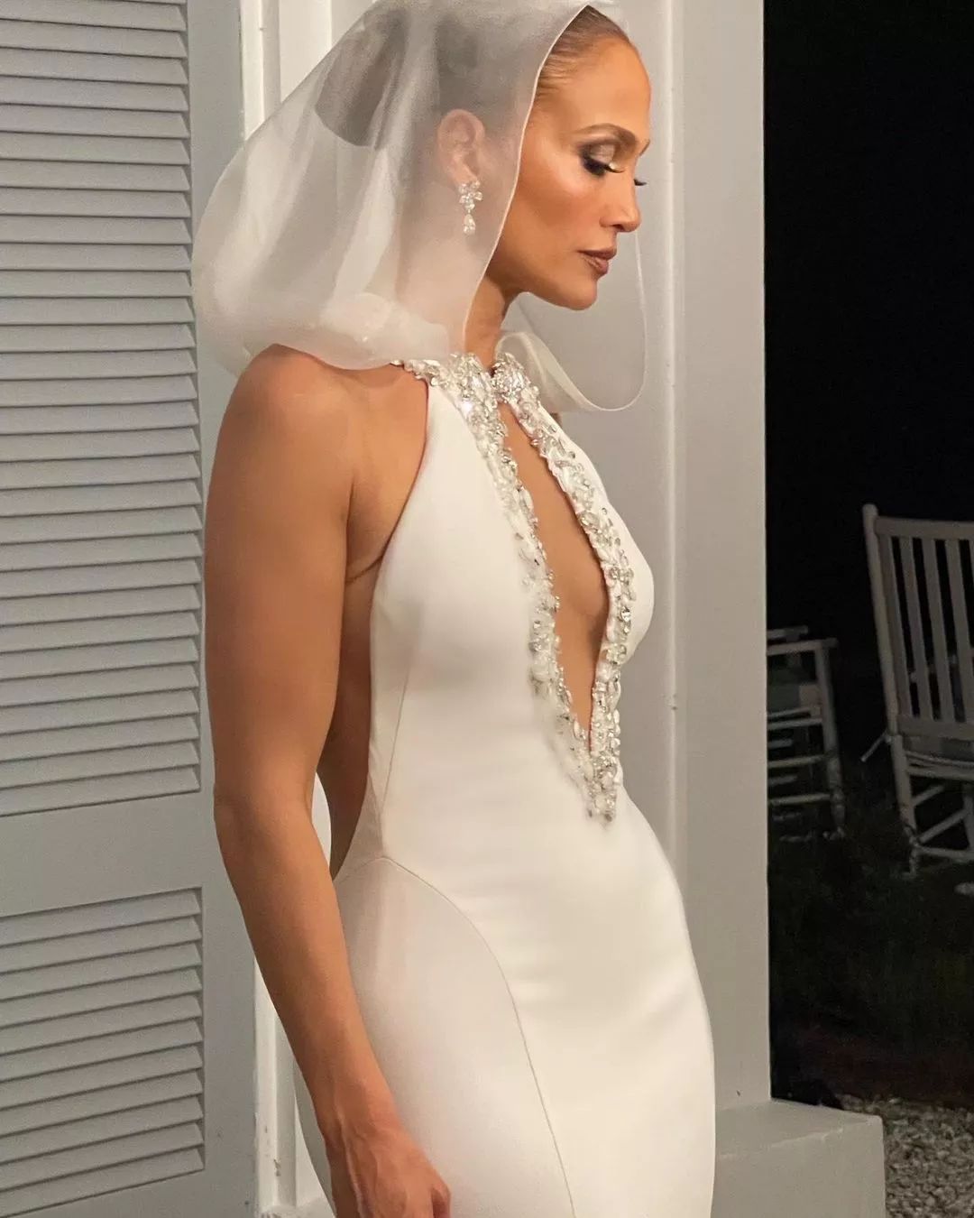 Vestido de noiva de Jennifer Lopez (Foto: Reprodução/OntheJLo.com)