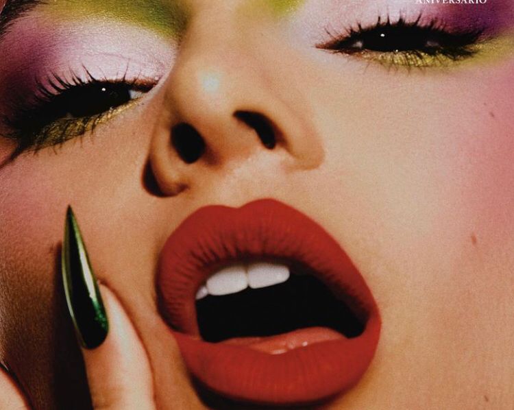 Bruna Marquezine na capa da Vogue (Foto: Reprodução)