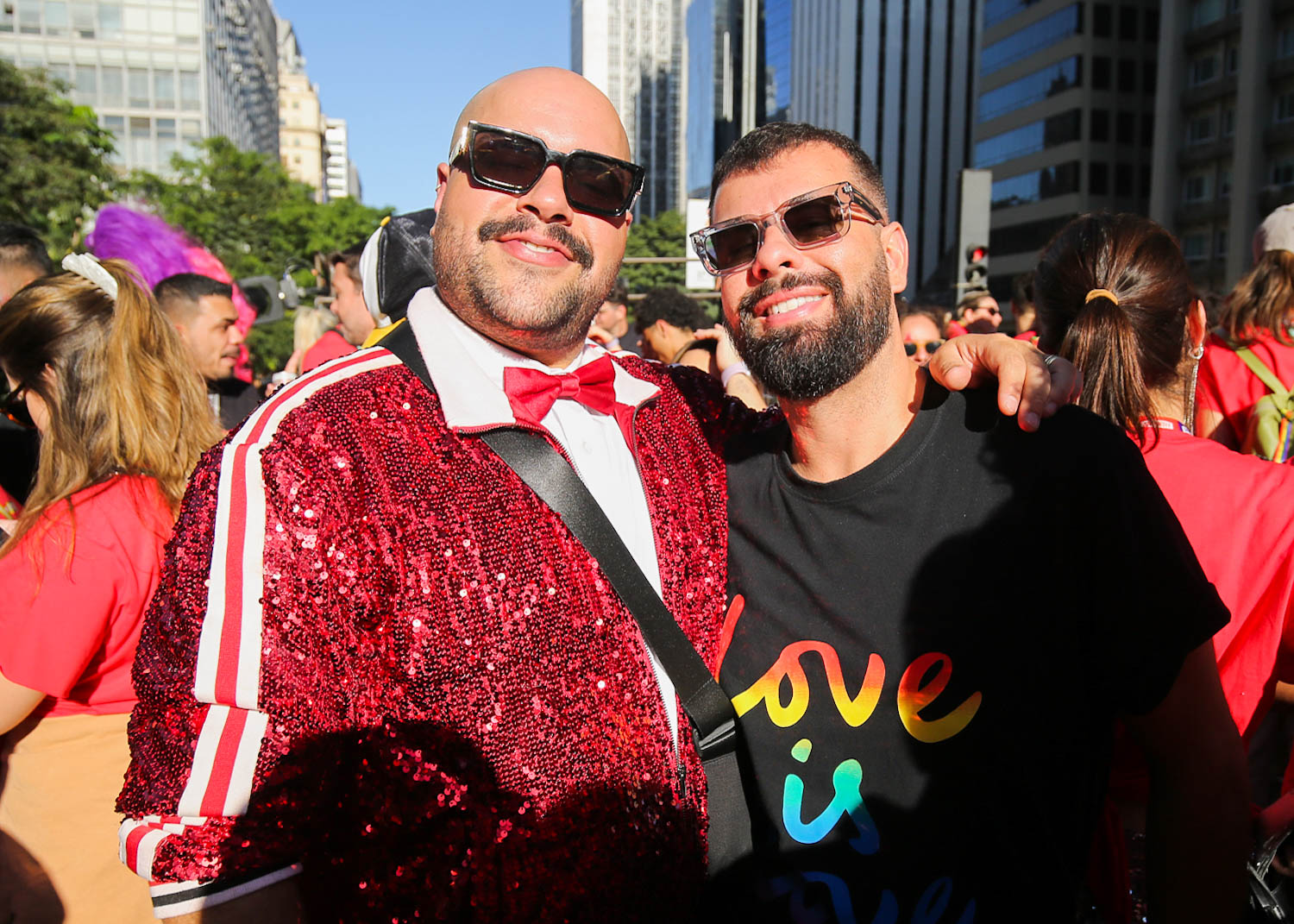Tiago Abravanel e Fernando Poli - Parada LGBTQIA+ (Foto: Brazil News)