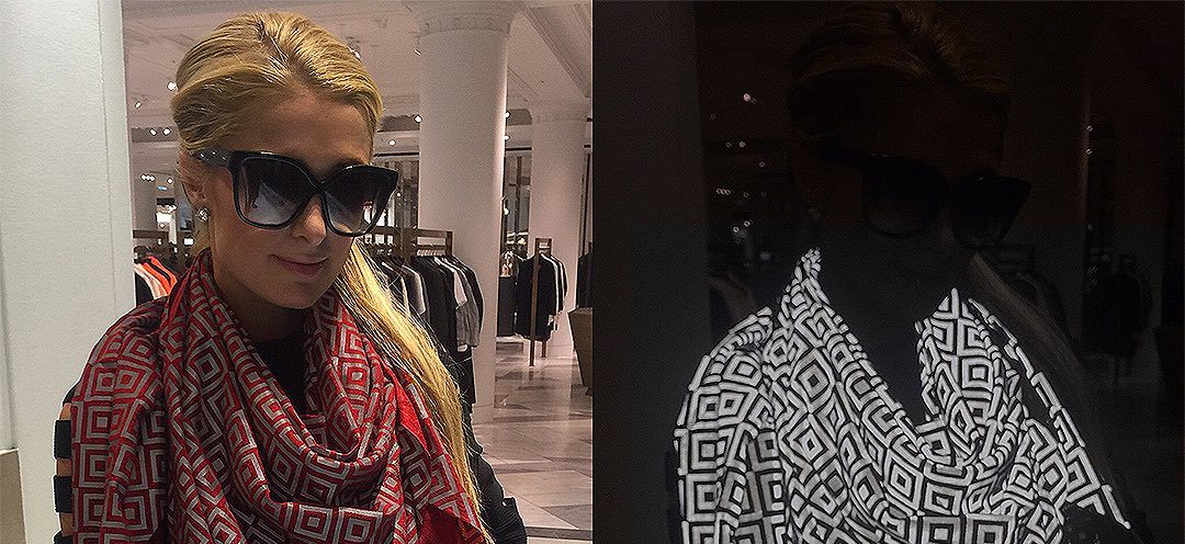 Paris Hilton com o lenço antipaparazzi (Foto: @whatstheishu/Reprodução/Instagram)